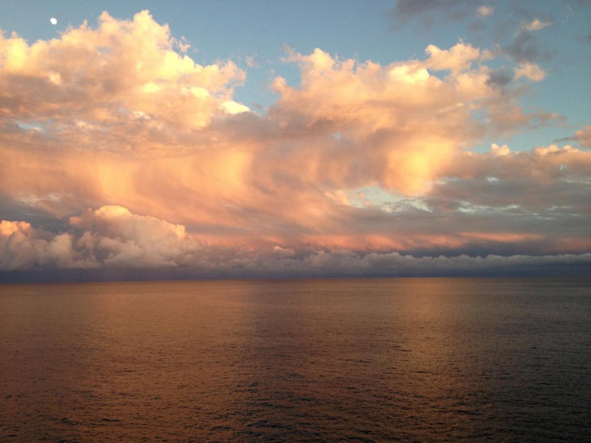 Sunrise On The Ocean Apartment Candelaria Exterior photo